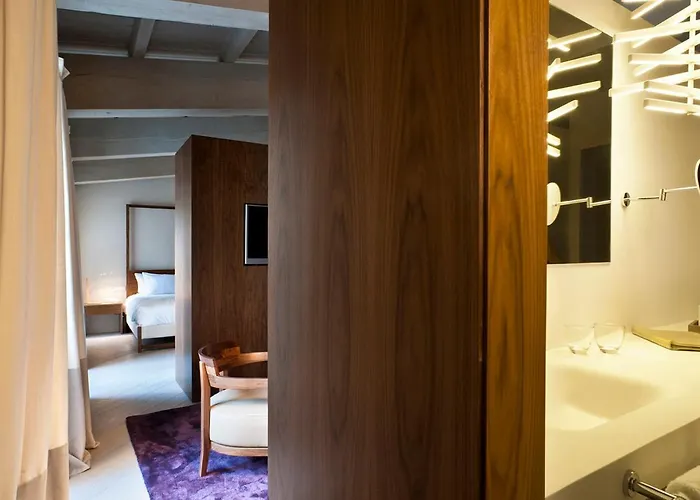 Best Romantic Hotels in Barcelona for Couples