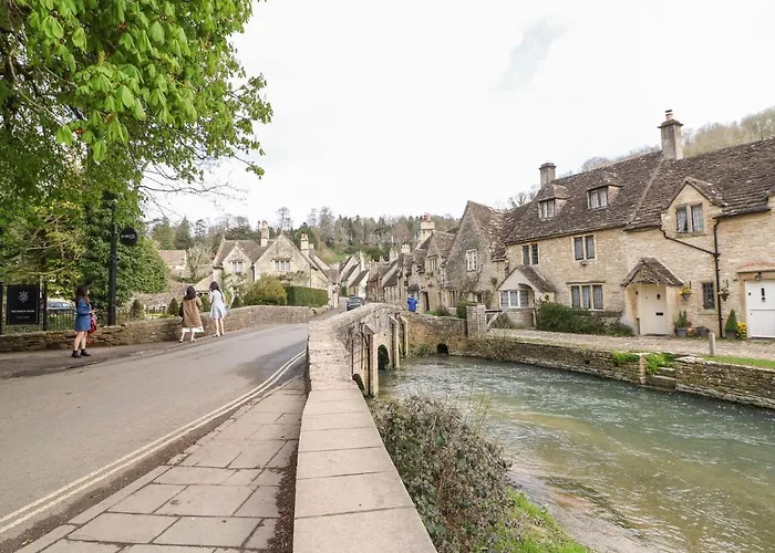 Discover Castle Combe's Dog-Friendly Hotels